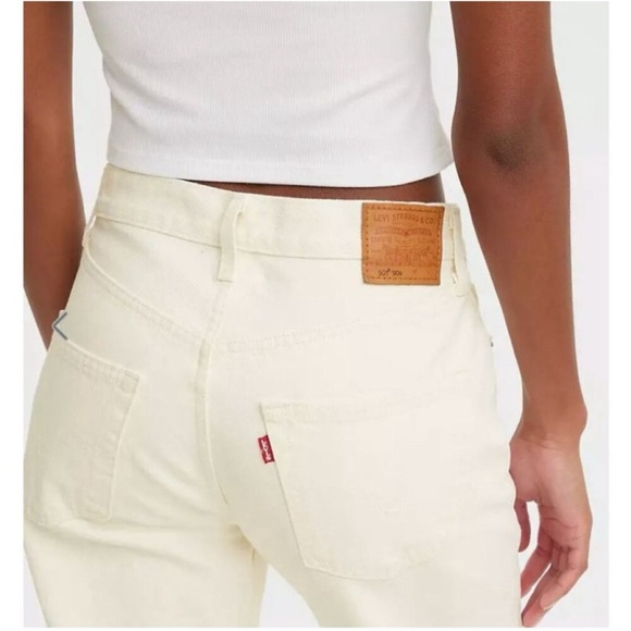 Levis Women's 90s White Jeans, 29”x30” - Picture 11 of 11